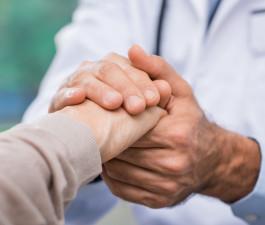 Paliatīvo aprūpi Latvijā neorganizē atbilstoši pacientu vajadzībām