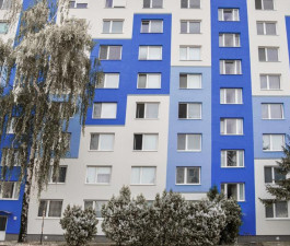 Tikai 4 % daudzdzīvokļu māju renovēti: Valsts kontrole atklāj šķēršļus un piedāvā risinājumus